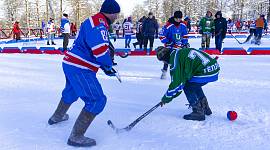 В Туле 64 команды приняли участие в фестиваля по хоккею в валенках на кубок партии "Единая Россия"