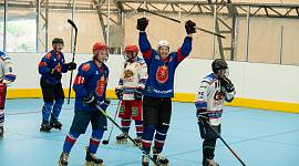 Старт первого в Туле чемпионата по хоккею на роликах среди взрослых команд 