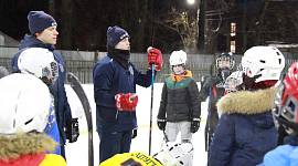 Мастер-класс для детских хоккейных дворовых команды в Белоусовском парке