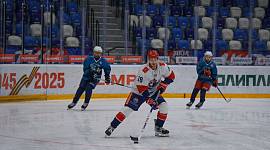 ХК"Ледокол" провел товарищескую игру с детской дворовой командой "Ураган"