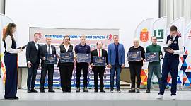 Шесть школ Тульской области получили оборудование для занятий флорболом