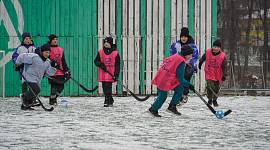 В Тульской области стартовал турнир по хоккею в валенках среди школьников